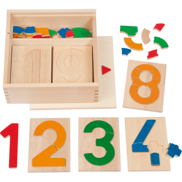 Дървени цифри пъзели в кутия