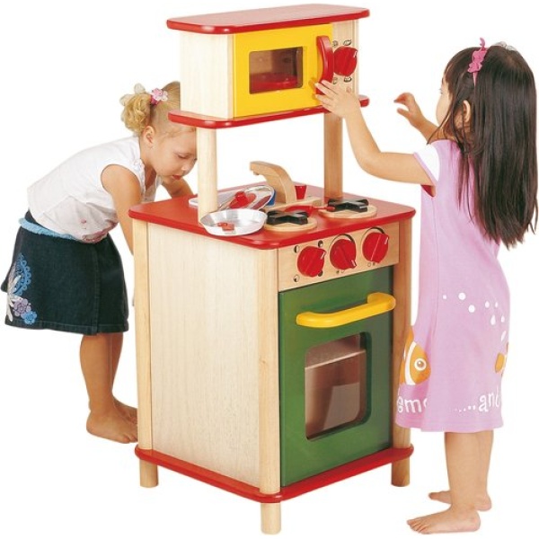 Детска дървена кухня за игра