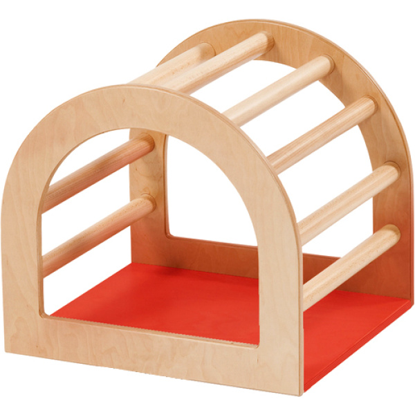 Дървена катерушка арка - съоръжение за игра на закрито