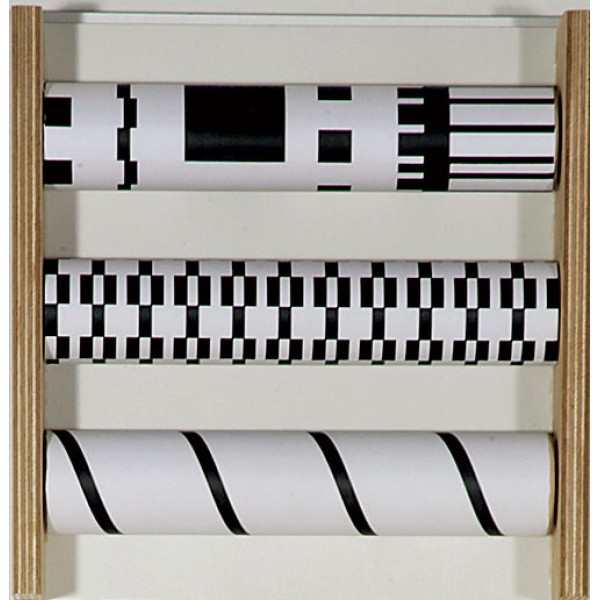 Черно-бели оптични ролки - стенен панел за игра