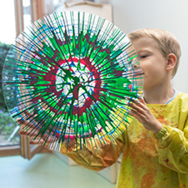 Машина за центробежно рисуване - инструмент за деца